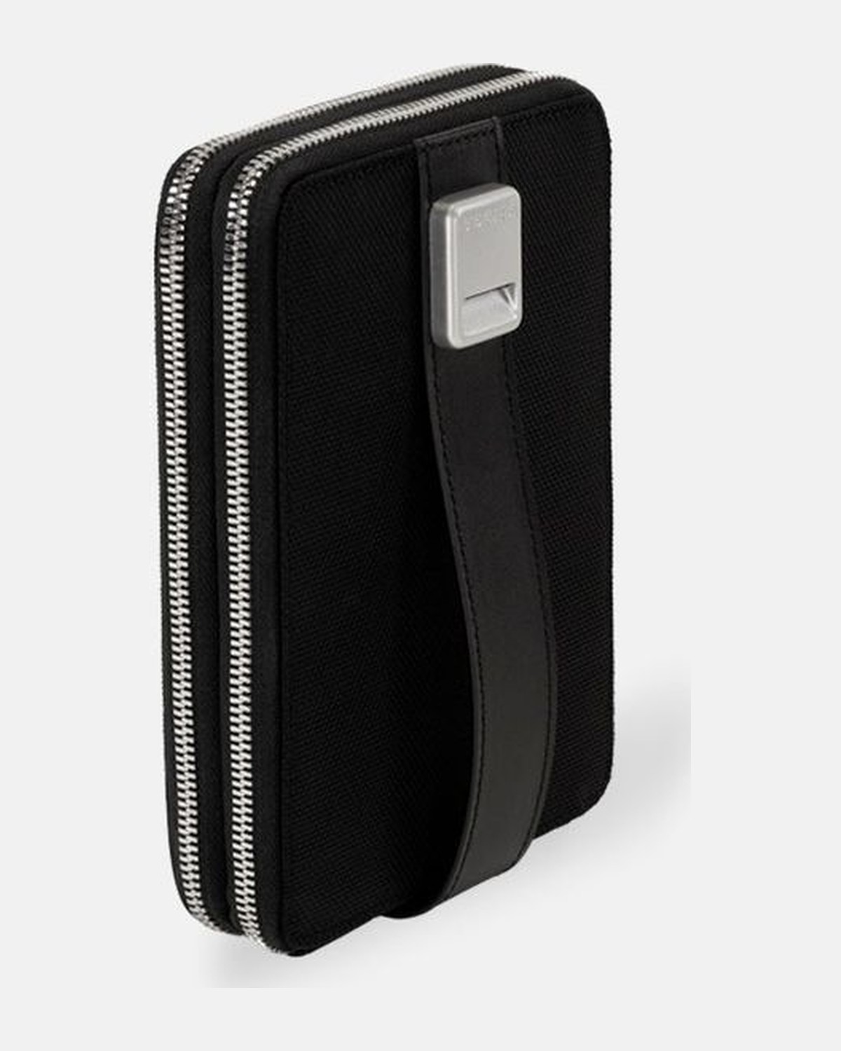 VOCIER travel wallet in black leather with wrist strap